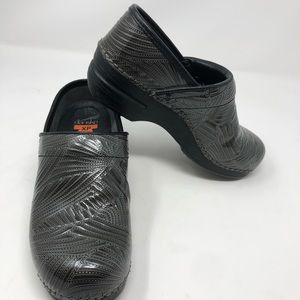 Women Dansko XP Leather Clogs Gray 
Size 37